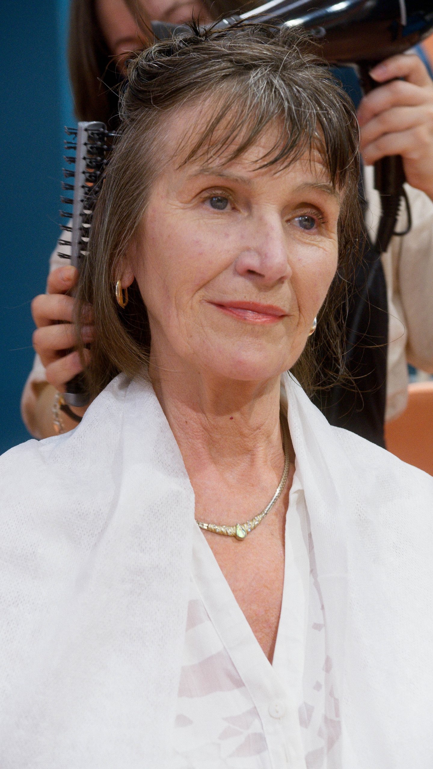 elderly-lady-getting-hair-done
